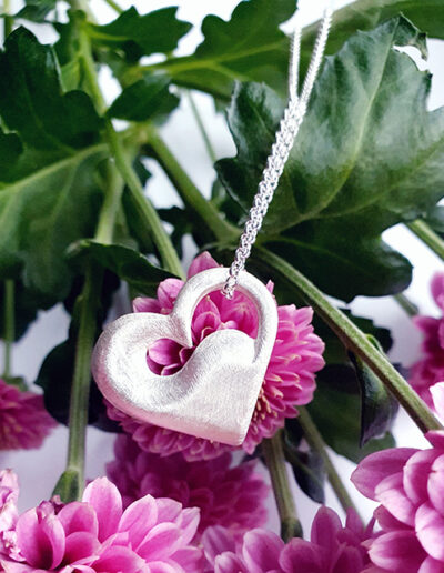 Online-Shop Eva Simon Schmuck Galerie Herz Welle Anhänger 925 silber