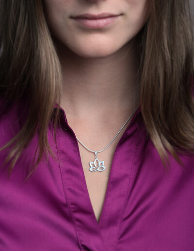 Online-Shop Eva Simon Schmuck Galerie Lotusblüte 925 silber Anhänger